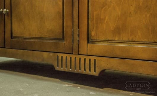 Декоративная царга тумбы под телевизор с 4 распашными дверками во французском стиле фото