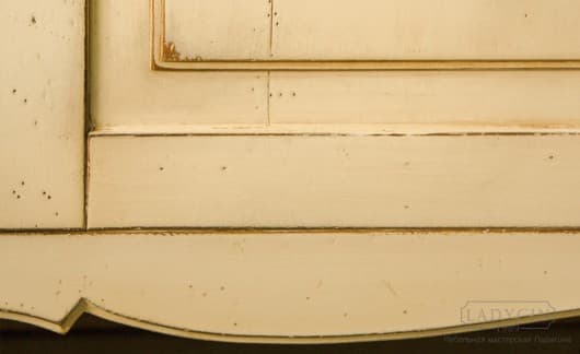 Деревянный винтажный двухстворчатый комод с 4 ящикам в стиле прованс на заказ - 7