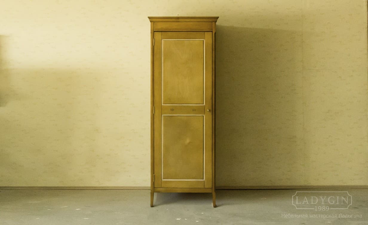 Платяной одностворчатый деревянный шкаф для одежды во французском стиле в интерьере фото