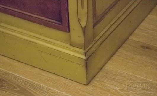 Деревянный платяной двустворчатый шкаф с 4 ящиками в классическом стиле на заказ - 6