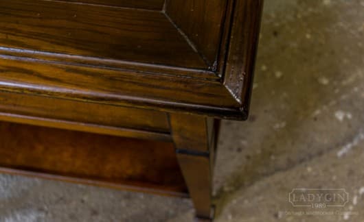 Столешница прямоугольного деревянного журнального столика во французском стиле с ящиком и дубовой столешницей фото