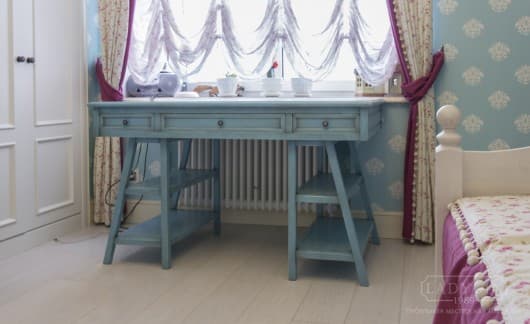 Деревянный письменный стол с ящиками в оригинальном исполнении на заказ - 4