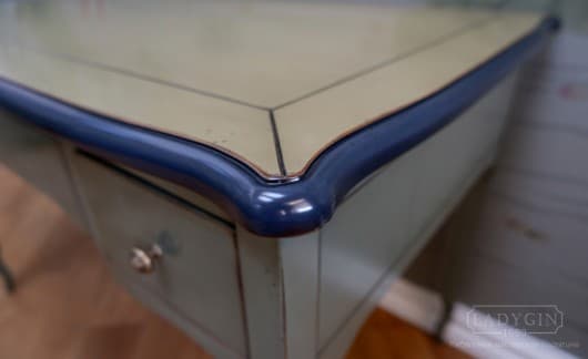 Деревянный письменный стол 3 ящика на тонких ножках в стиле Прованс на заказ - 7