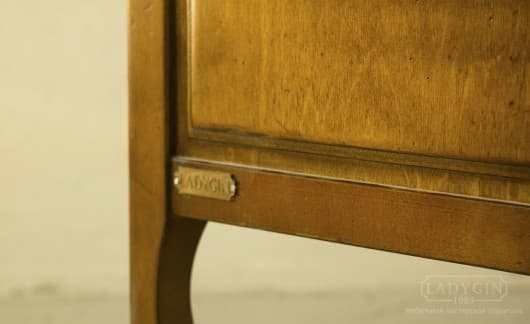 Нижняя часть деревянного пуфа во французском стиле с выдвижным ящиком и мягким сиденьем  фото