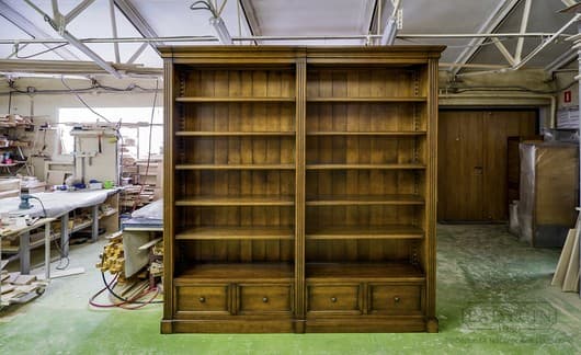 Открытая широкая библиотека с 4 ящиками в классическом стиле на заказ - 4