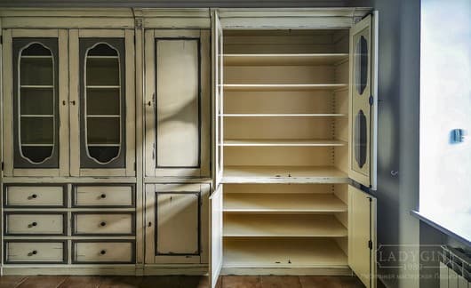 Деревянный платяной пятисекционный шкаф в классическом стиле на заказ - 6