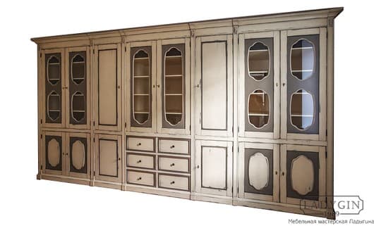 Деревянный платяной пятисекционный шкаф в классическом стиле на заказ - 9
