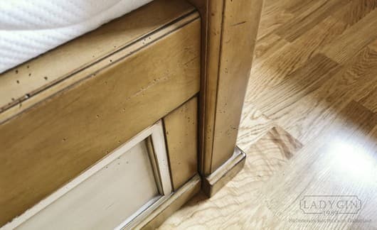 Цоколь односпальной кровати-кушетки из массива дерева с выкатным ящиком во французском стиле фото