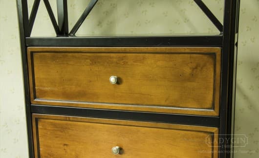 Латунные ручки чёрной деревянной этажерки в классическом французском стиле с 3 ящиками фото