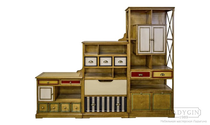 Деревянный шкаф-горка в детскую комнату в классическом стиле на заказ