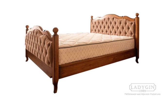 Деревянная винтажная двуспальная кровать с изножьем из массива на заказ